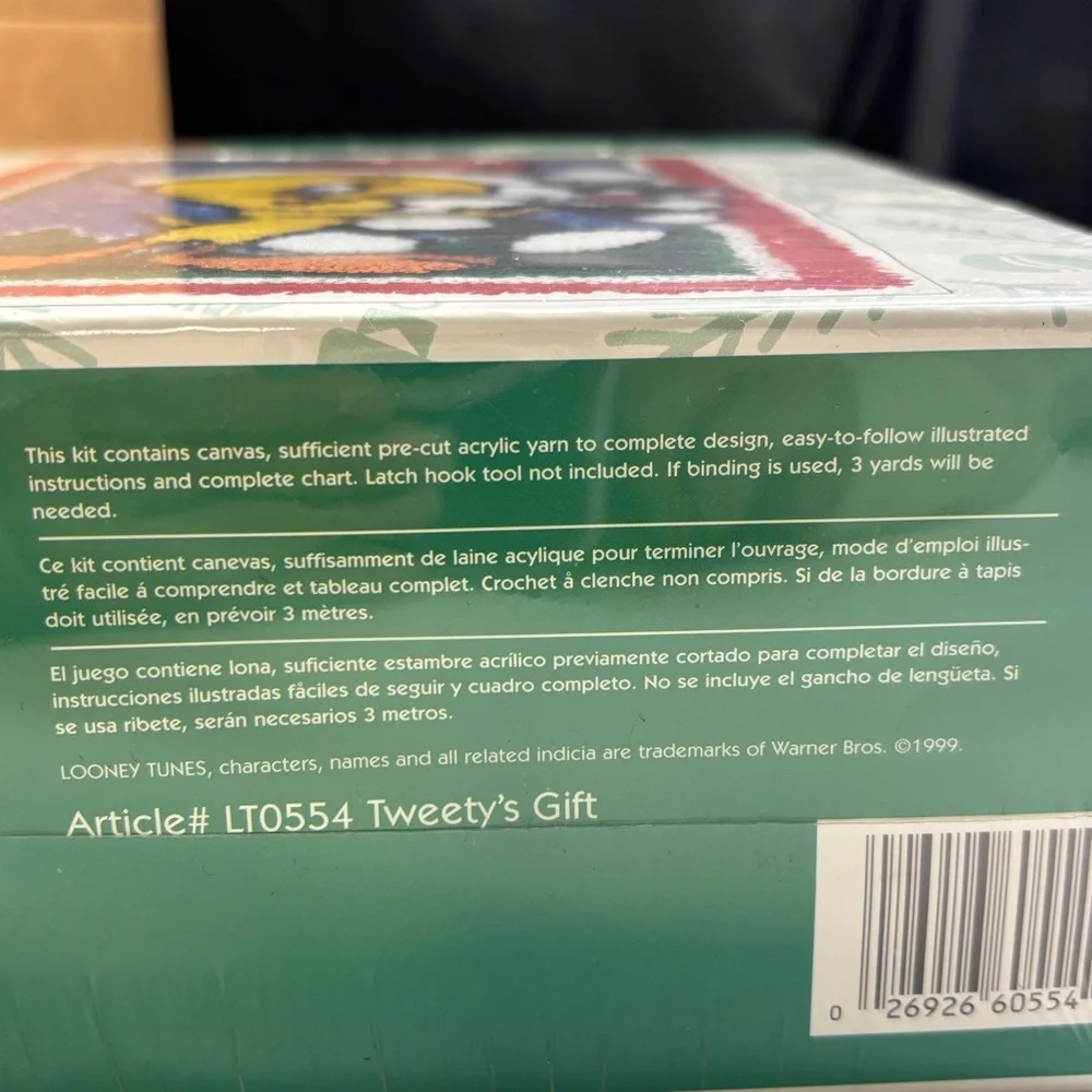 Warner Bros Looney Tunes Tweetys Gift Christmas Latch Hook Kit Sylvester Sealed - Picture 9 of 11